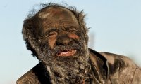 Fuori Provincia
CrazyNews: l'uomo più puzzolente del mondo: non si lava da oltre 60 anni