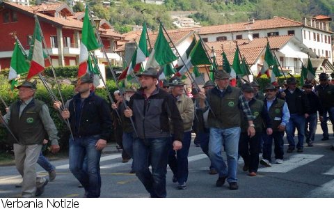 Cannero Riviera
Alpini di Cannero raduno Caschi Blu FOTOGALLERY
