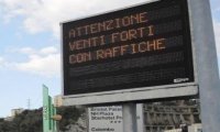 Verbania
Vento: vola il tendone dei Pacian