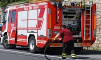 Verbania
Rubano furgone e si schiantano a Suna