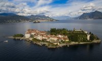 Stresa
Le Isole Borromee tricolori e donano 100mila €