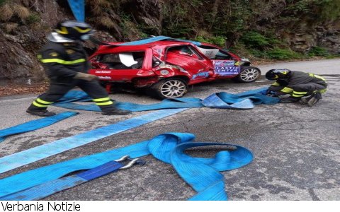 Cavaglio Spoccia
Recuperate le auto nel burrone