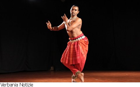 Bèe
Tone of Light, tredicesima edizione