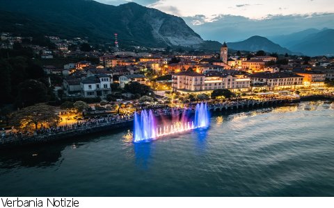 Baveno
Grande successo per lo spettacolo di luci e fontane a Baveno