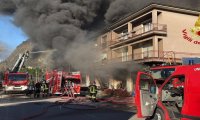 Fuori Provincia
Maxi incendio a Laveno Mombello