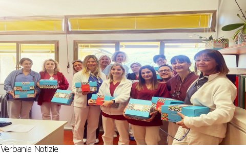 Verbania
Cannavacciuolo dona colombe agli operatori sanitari