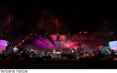 Fuori Provincia
Tones Off anticipo di primavera