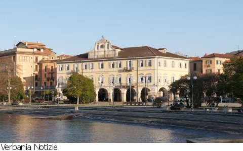 Verbania
Amministrazione Comunale su rotonda Beata Giovannina