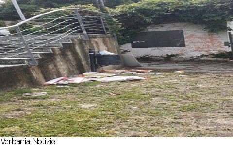 Verbania
Suna: immondizia sulla spiaggia