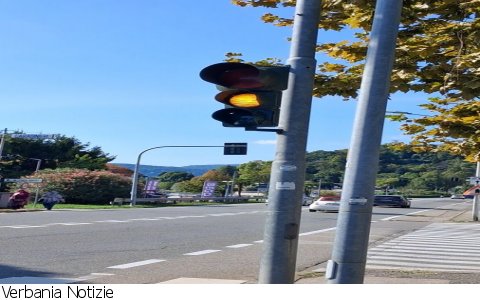 Verbania
Riparato il semaforo pedonale di via Vittorio Veneto