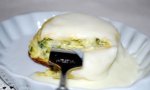 
Bella zia: sformatino di zucchine con fonduta di taleggio