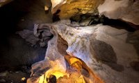 Valstrona
Visita guidata con geologo alle grotte di Sambughetto 