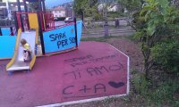 Verbania
Ancora vandalismi: il turno del parco Cavallotti